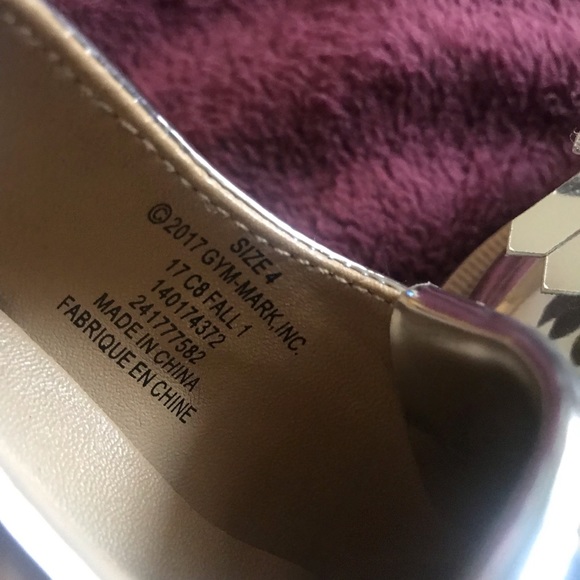 Toddler Silver crazy 8 shoes - Picture 5 of 6